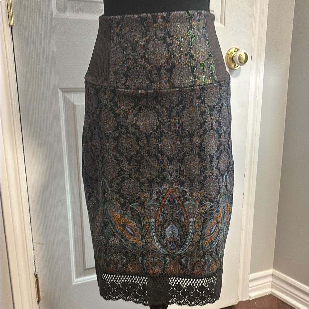 Elegant Black and Gray Patterned Skirt - Canadian designer